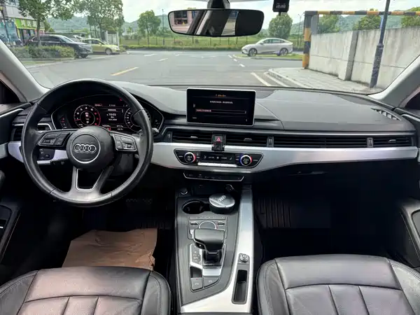 Audi A4L 2019