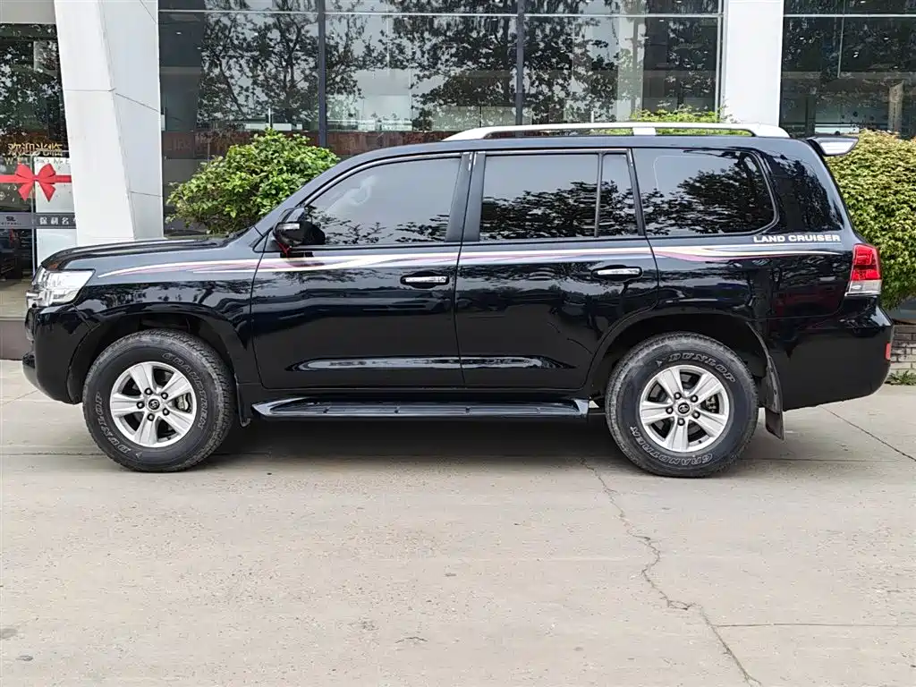 Toyota Land Cruiser 2019 — фото 3