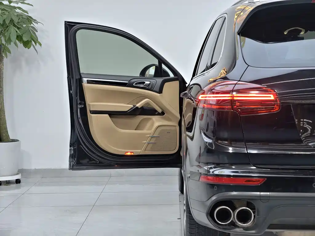 Porsche Cayenne 2015 — фото 12