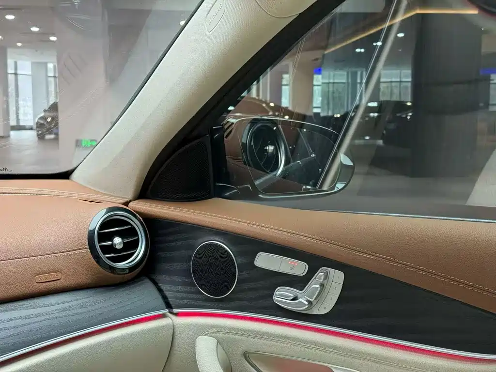 Mercedes-Benz E-Class 2022 — фото 7