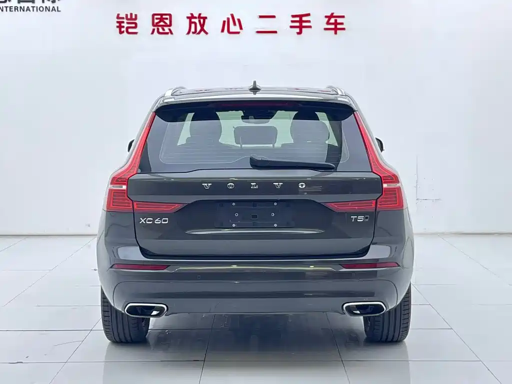 Volvo XC60 2018 — фото 23