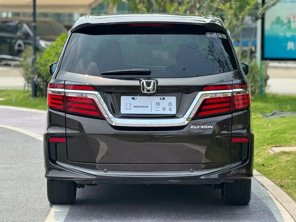 Honda Elysion 2017 — фото 16