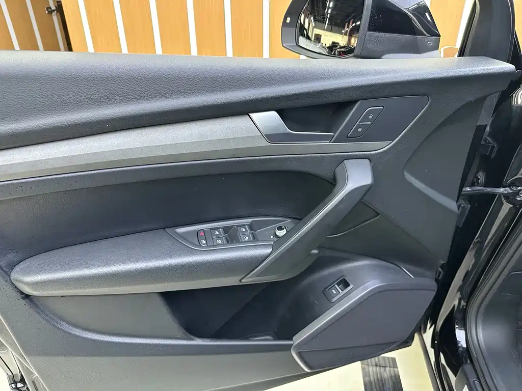 Audi Q5L 2018 — фото 14