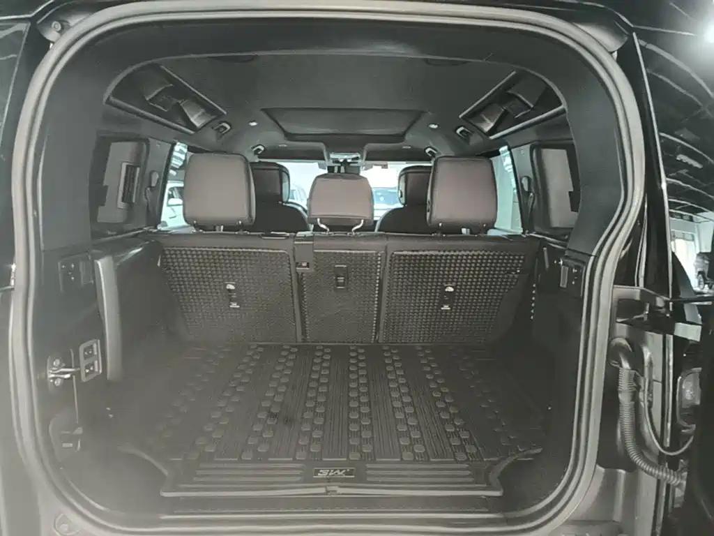 Land Rover Defender 2022 — фото 19