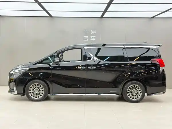 Lexus LM 2020
