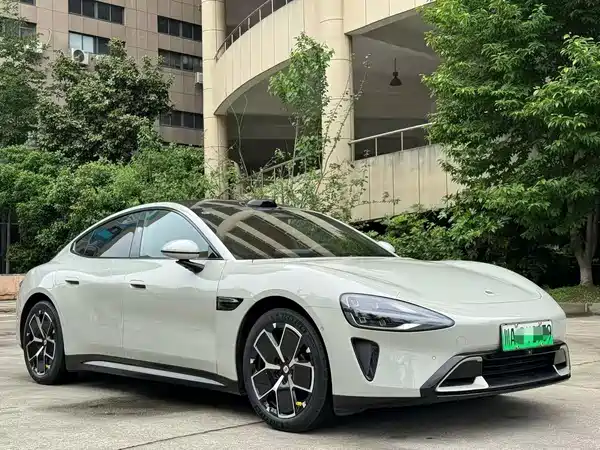 Xiaomi SU7 2024