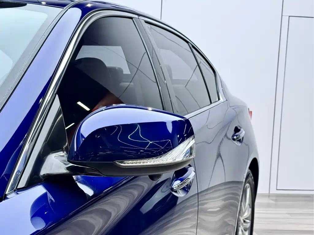 Infiniti Q50L 2017 — фото 23