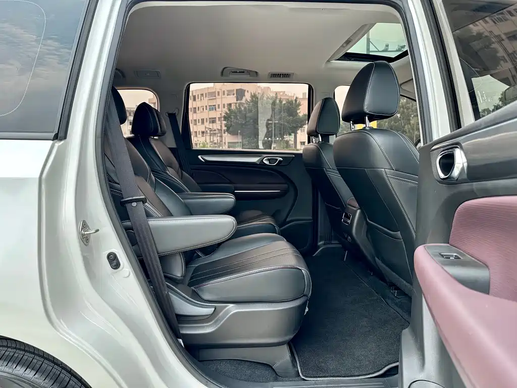 GAC Motor Trumpchi M6 2024 — фото 17