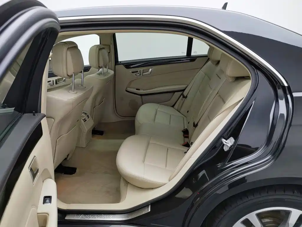 Mercedes-Benz E-Class 2013 — фото 15