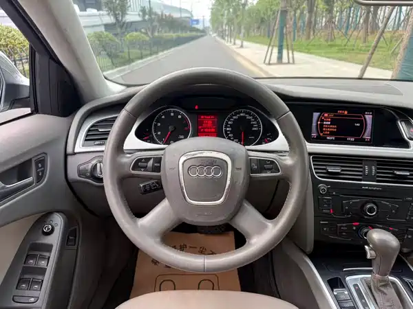 Audi A4L 2011