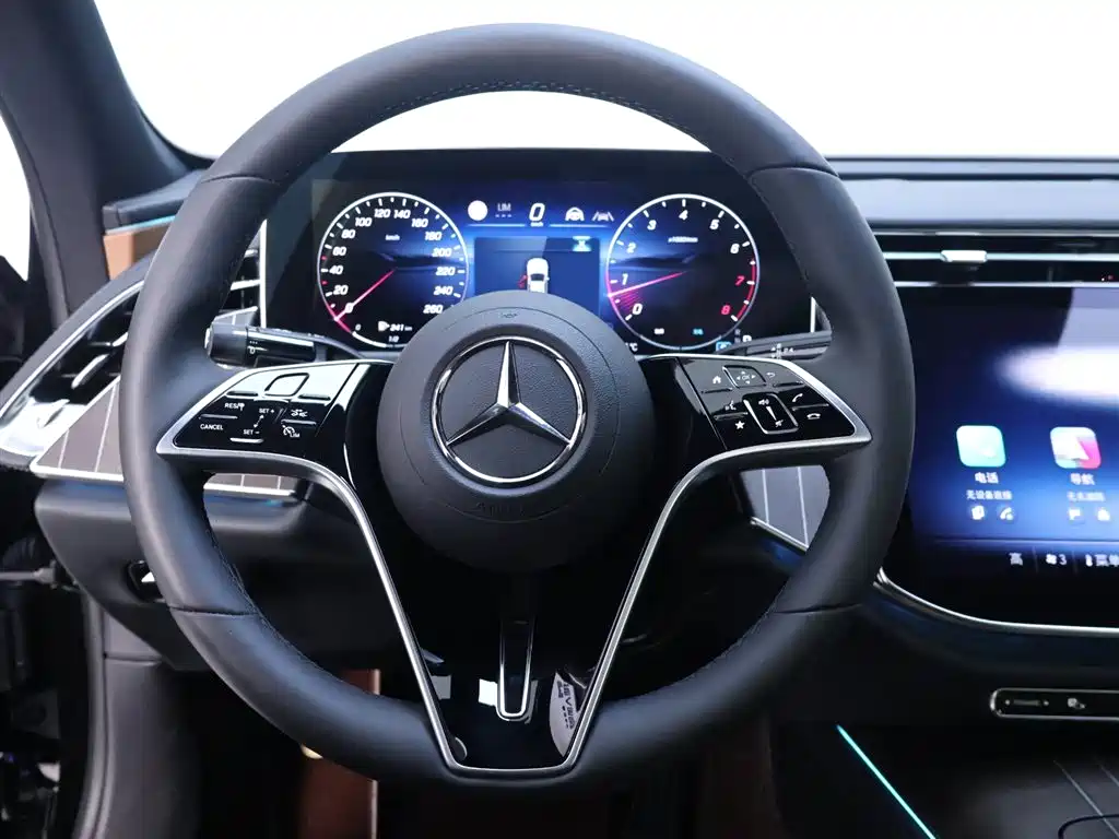 Mercedes-Benz E-Class 2024 — фото 16