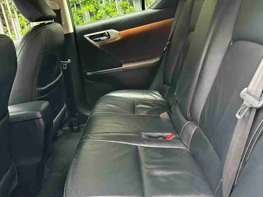 Lexus CT 2018 — фото 10