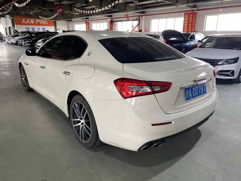 Maserati Ghibli 2019 — фото 10