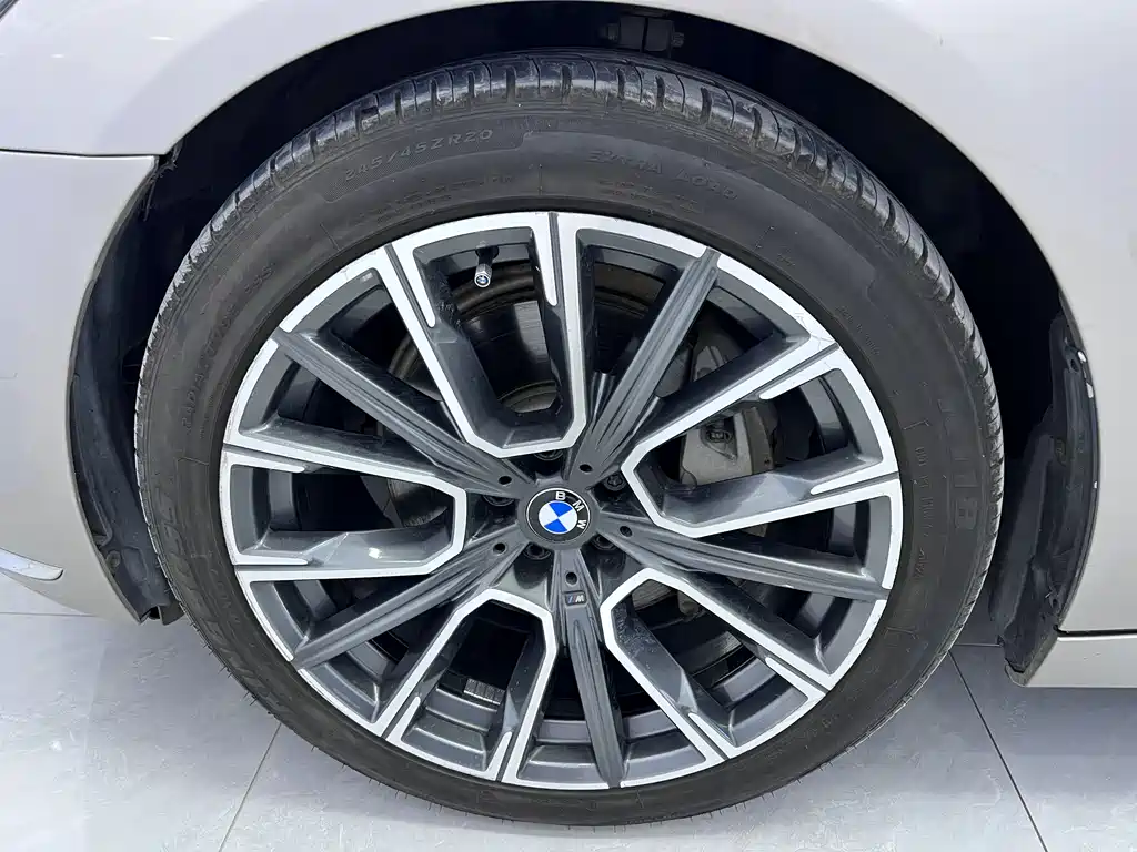 BMW 7 Series 2017 — фото 18