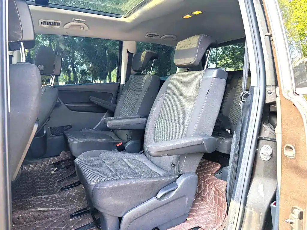 Volkswagen Sharan 2017 — фото 10