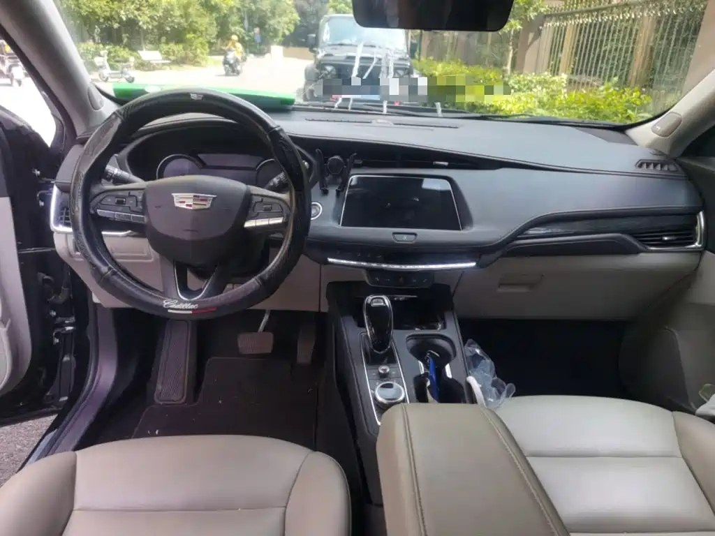Cadillac XT4 2022 — фото 13
