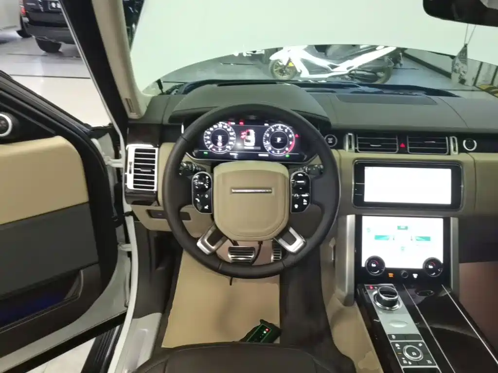 Land Rover Range Rover 2021 — фото 11
