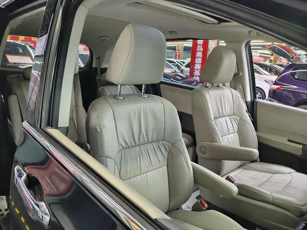 Honda Odyssey 2017 — фото 18