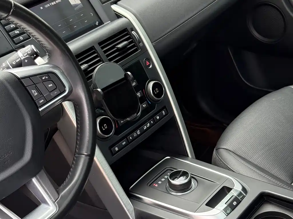 Land Rover Discovery Sport 2019 — фото 16