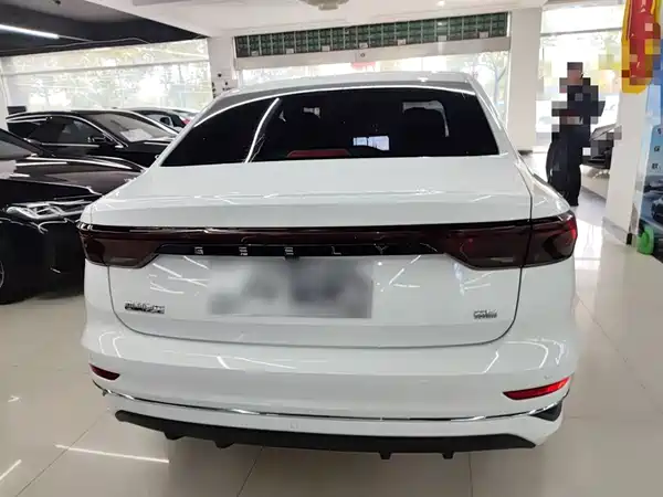 Geely Emgrand 2023
