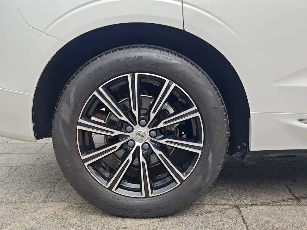 Volvo XC60 2020 — фото 11