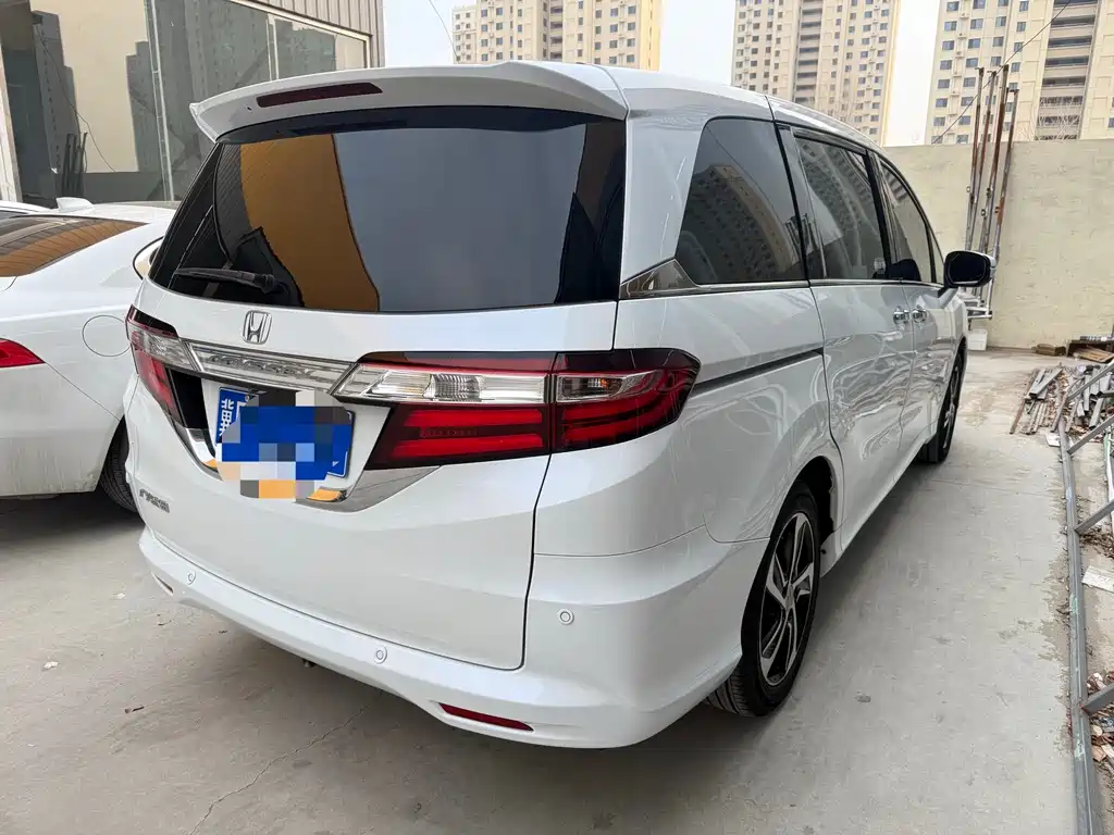 Honda Odyssey 2017 — фото 2