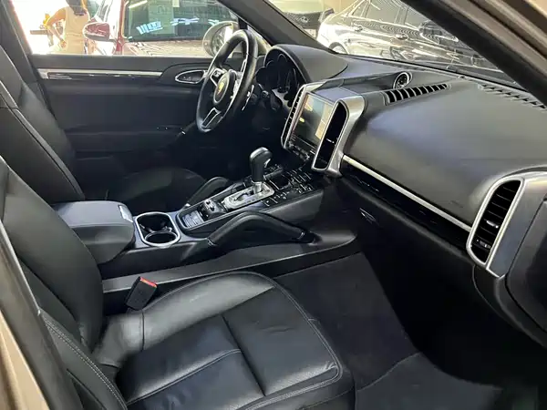 Porsche Cayenne 2016