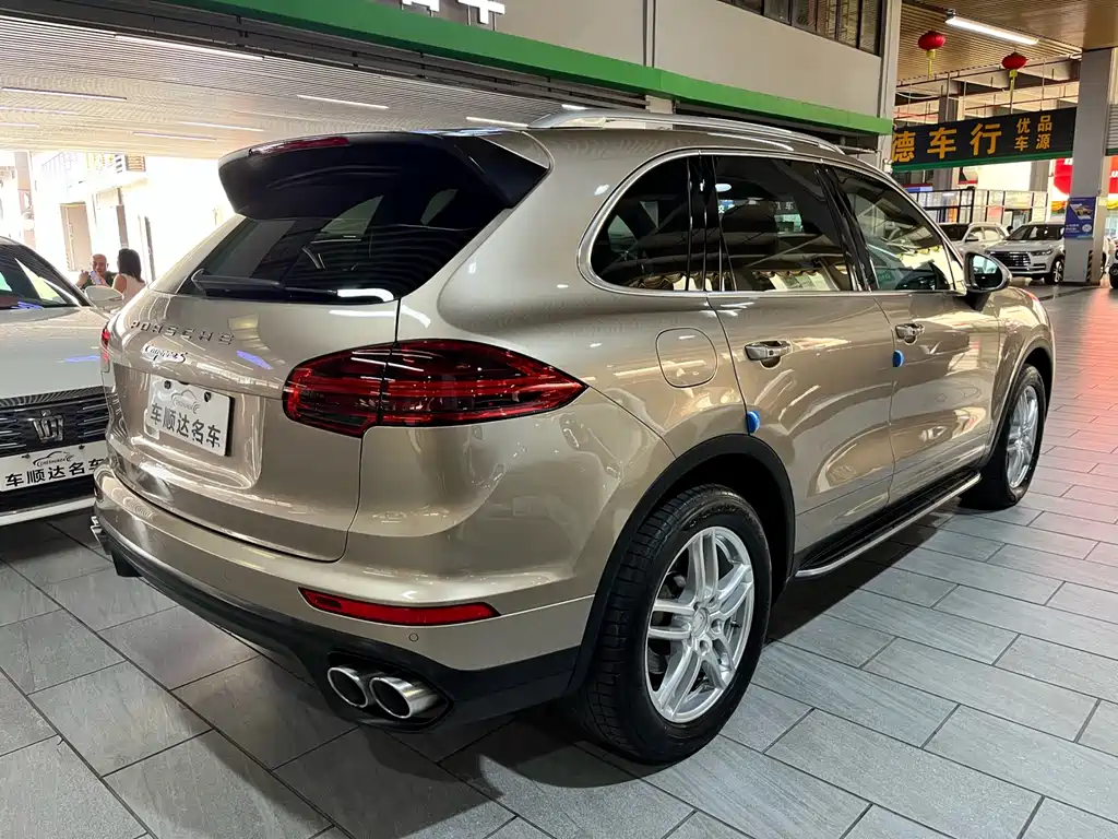 Porsche Cayenne 2017 — фото 17