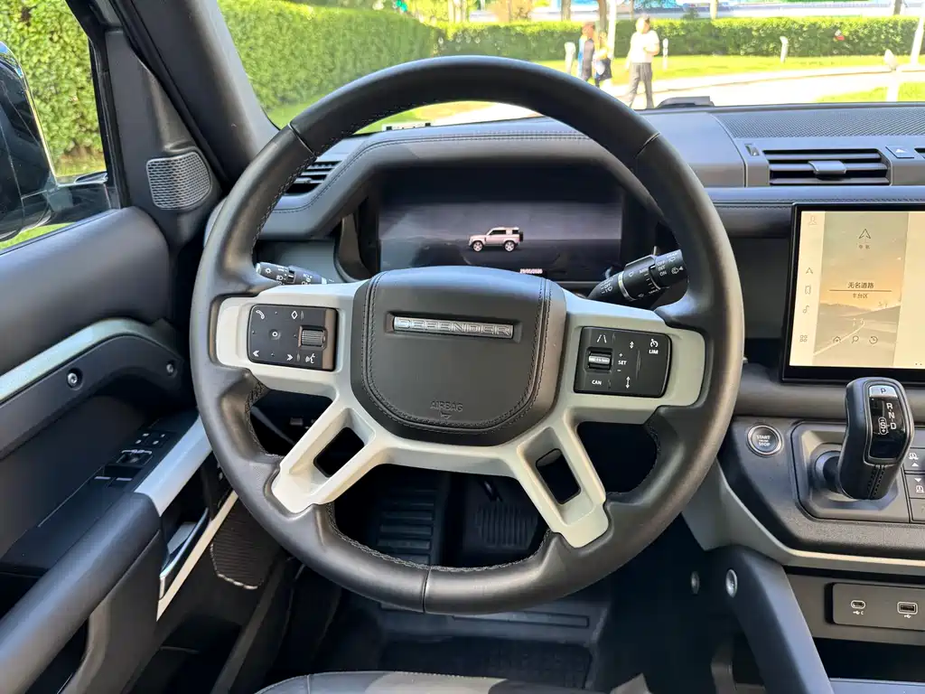Land Rover Defender 2024 — фото 11