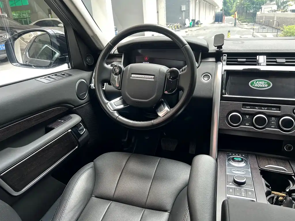Land Rover Discovery 2019 — фото 13