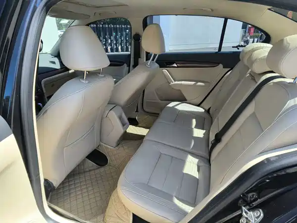 Volkswagen Lavida 2013