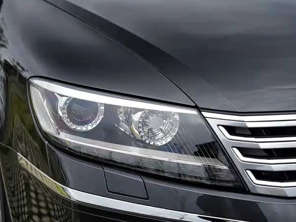 Volkswagen Phaeton 2012