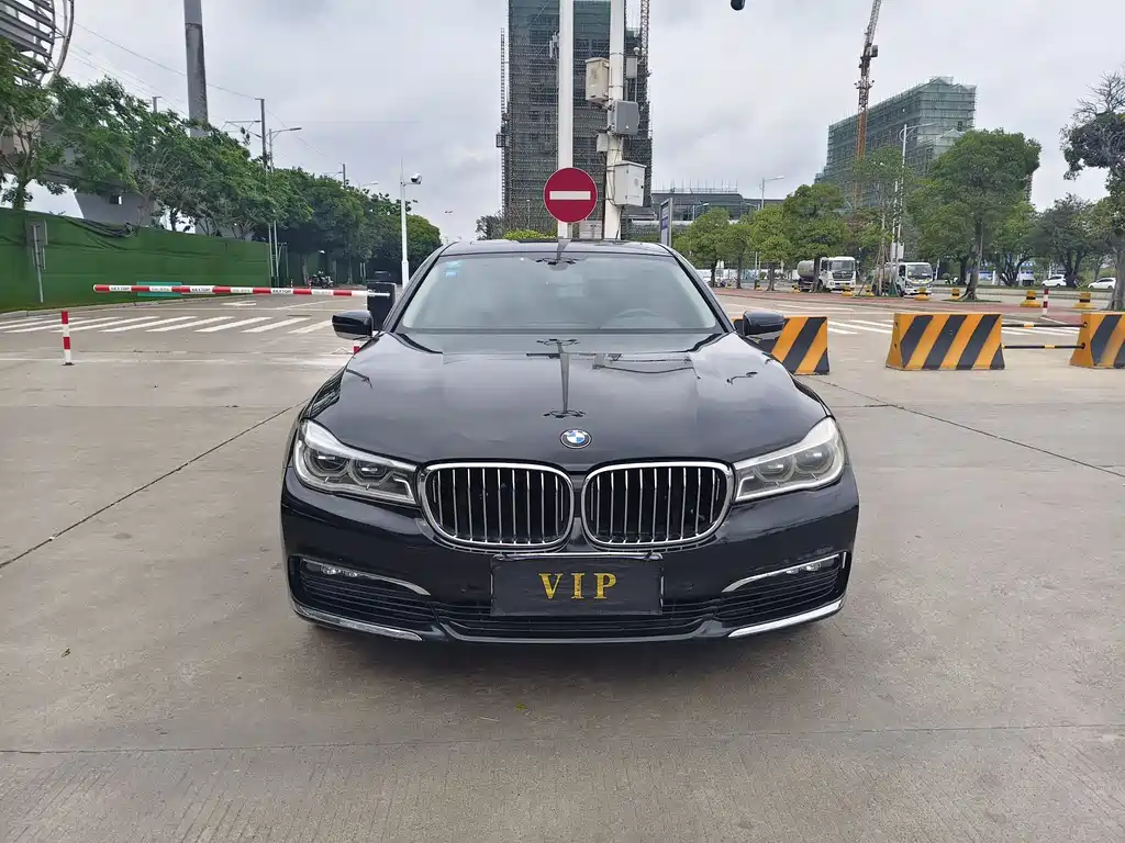 BMW 7 Series 2017 — фото 2