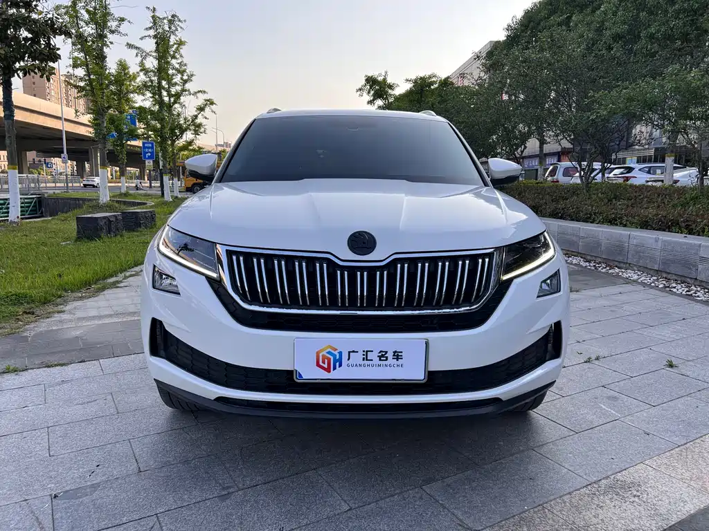 Skoda Kodiaq GT 2021 — фото 2