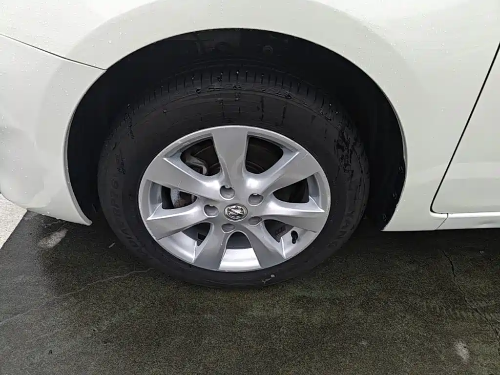 Nissan Tiida 2015 — фото 23