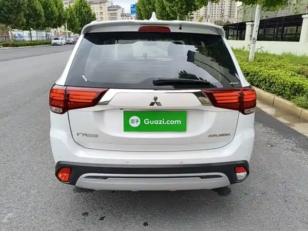 Mitsubishi Outlander 2020