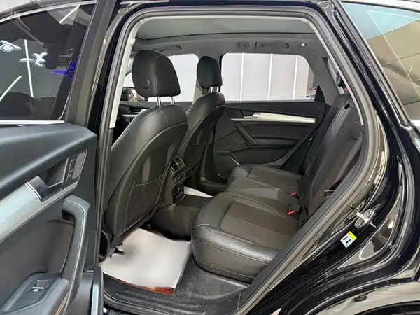 Audi Q5L 2020