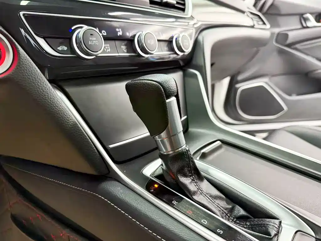 Honda Inspire 2019 — фото 12