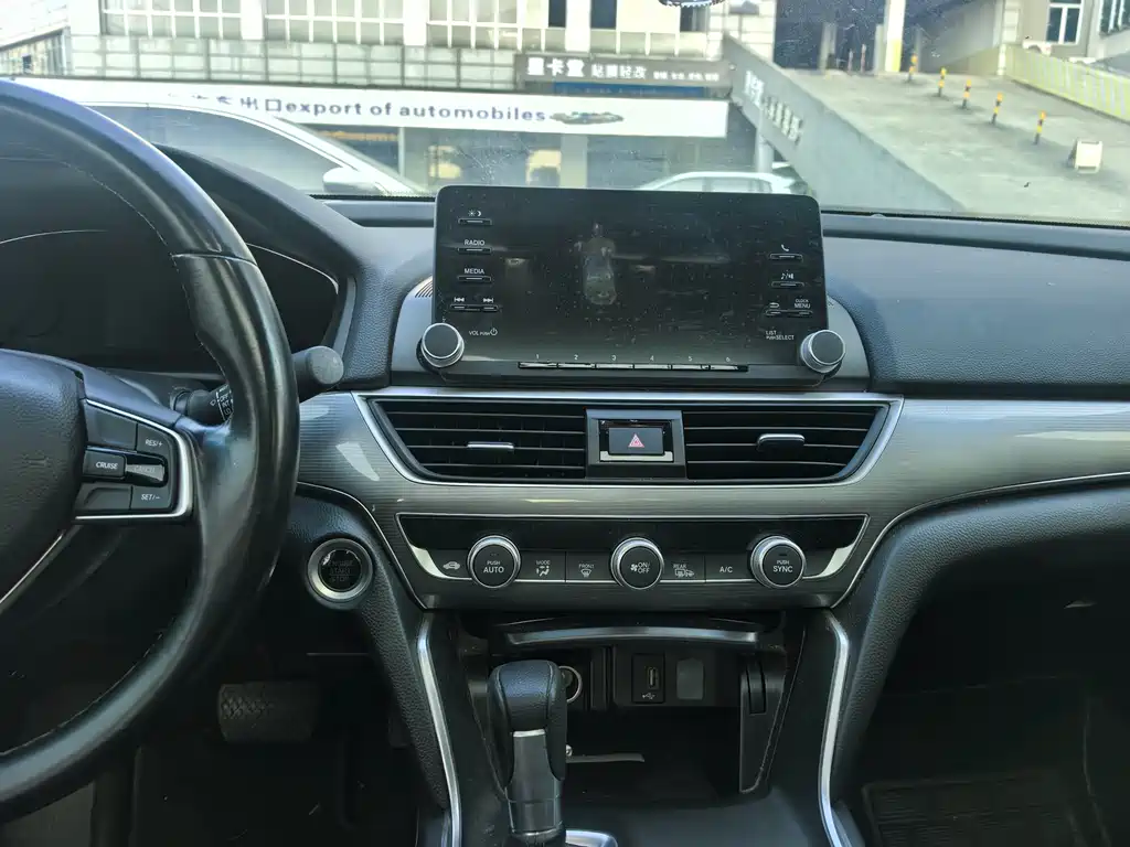 Honda Accord 2021 — фото 11