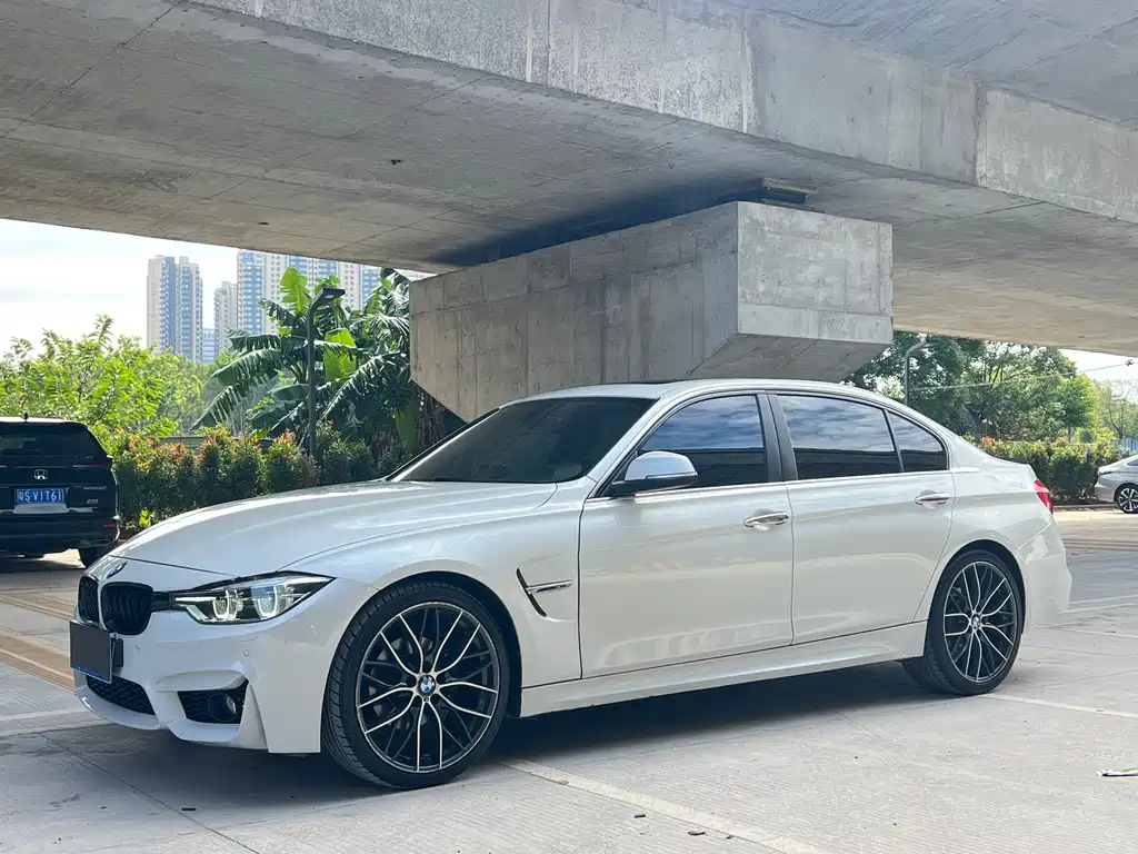 BMW 3 Series 2017 — фото 1