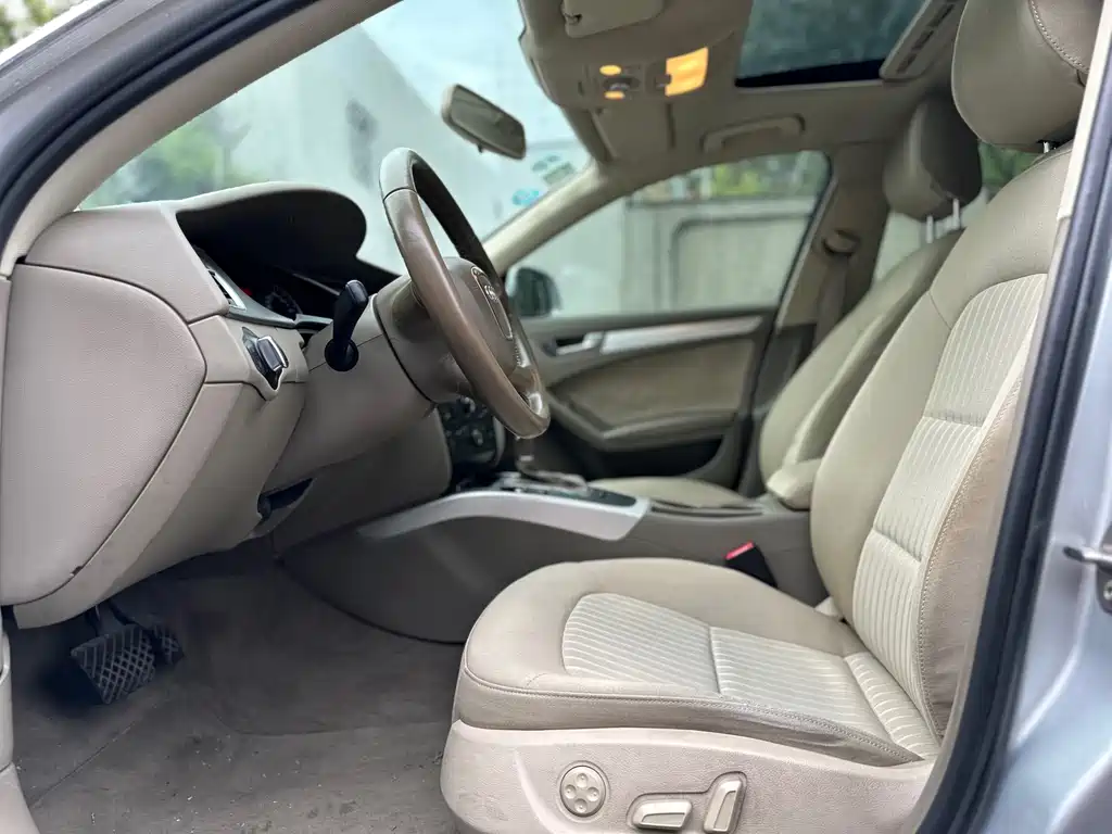 Audi A4L 2011