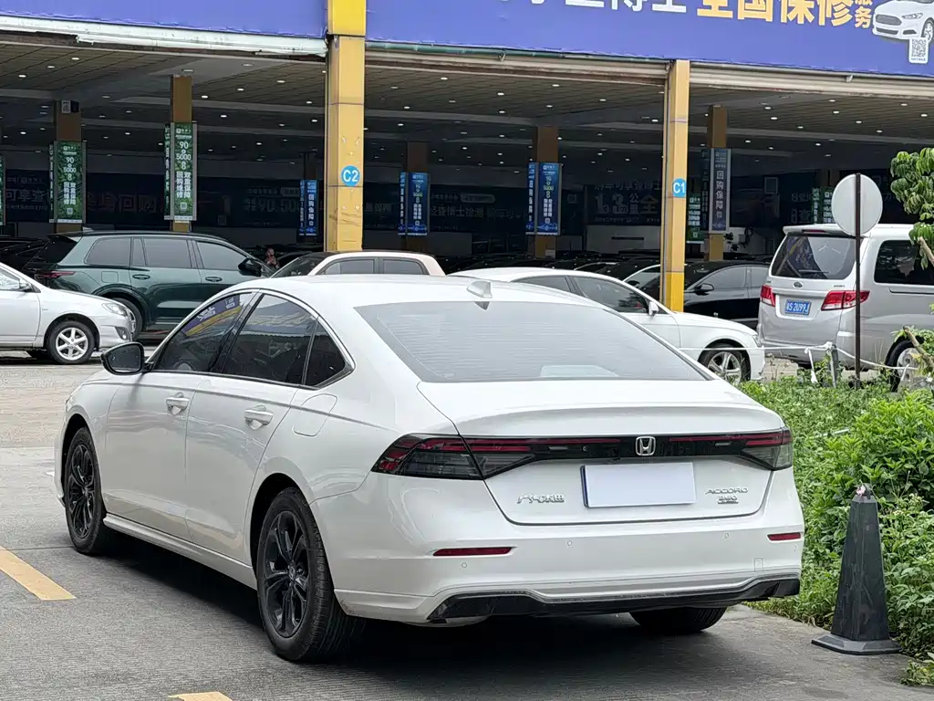 Honda Accord 2025 — фото 13