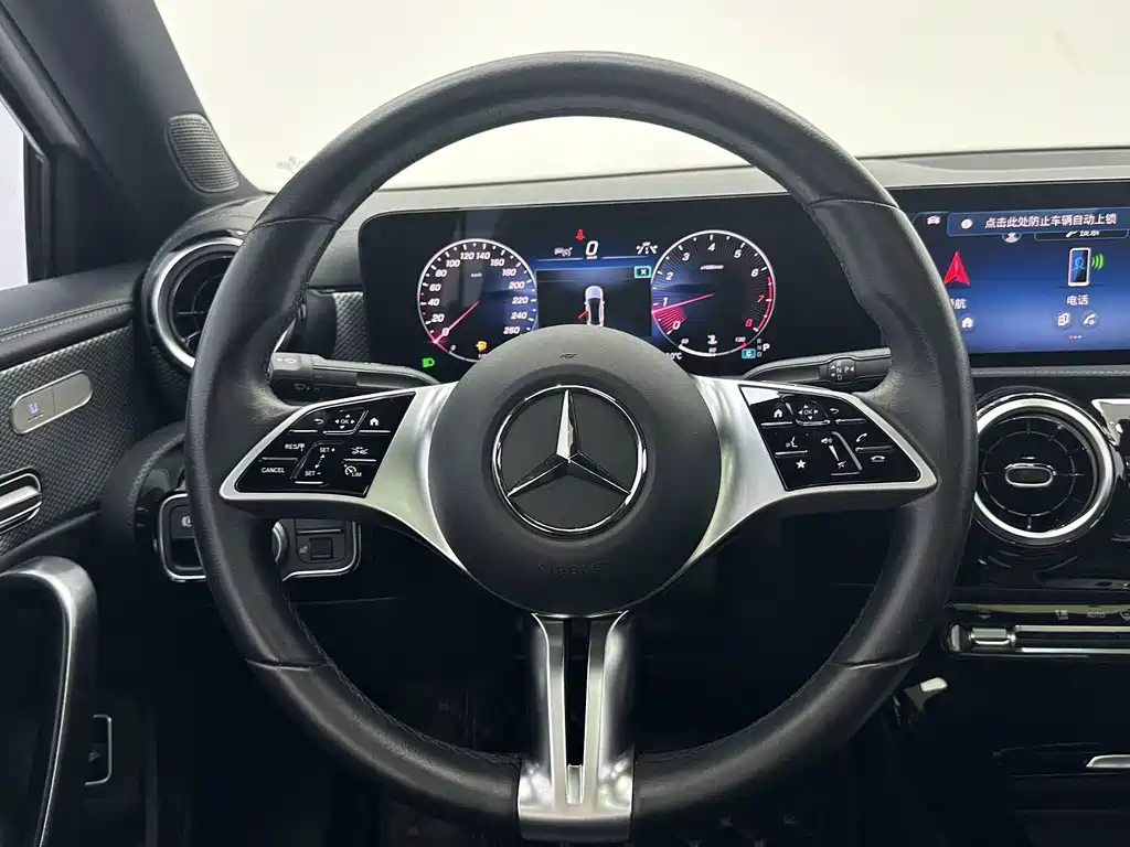 Mercedes-Benz A-Class 2024 — фото 11