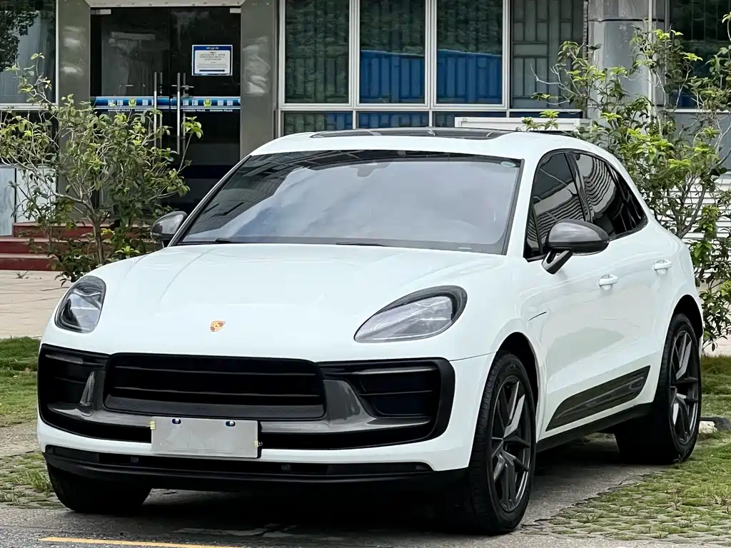 Porsche Macan 2023 — фото 1