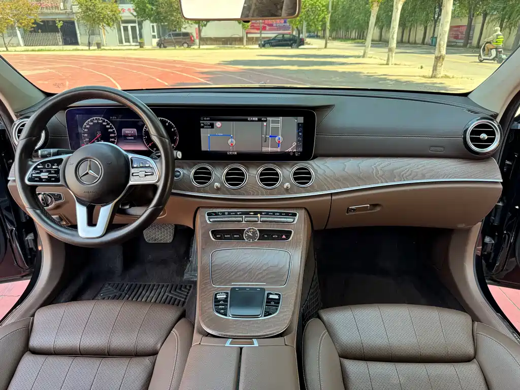 Mercedes-Benz E-Class 2020 — фото 14