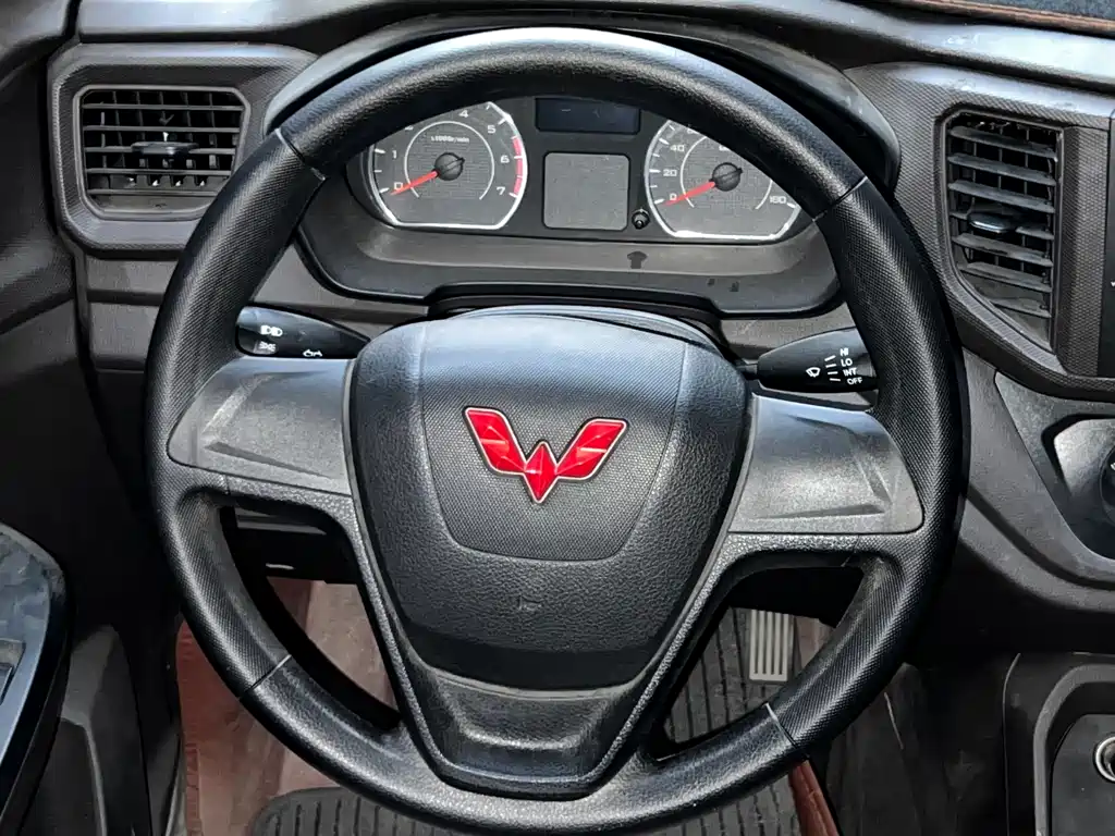 Wuling Hongguang V 2023 — фото 4