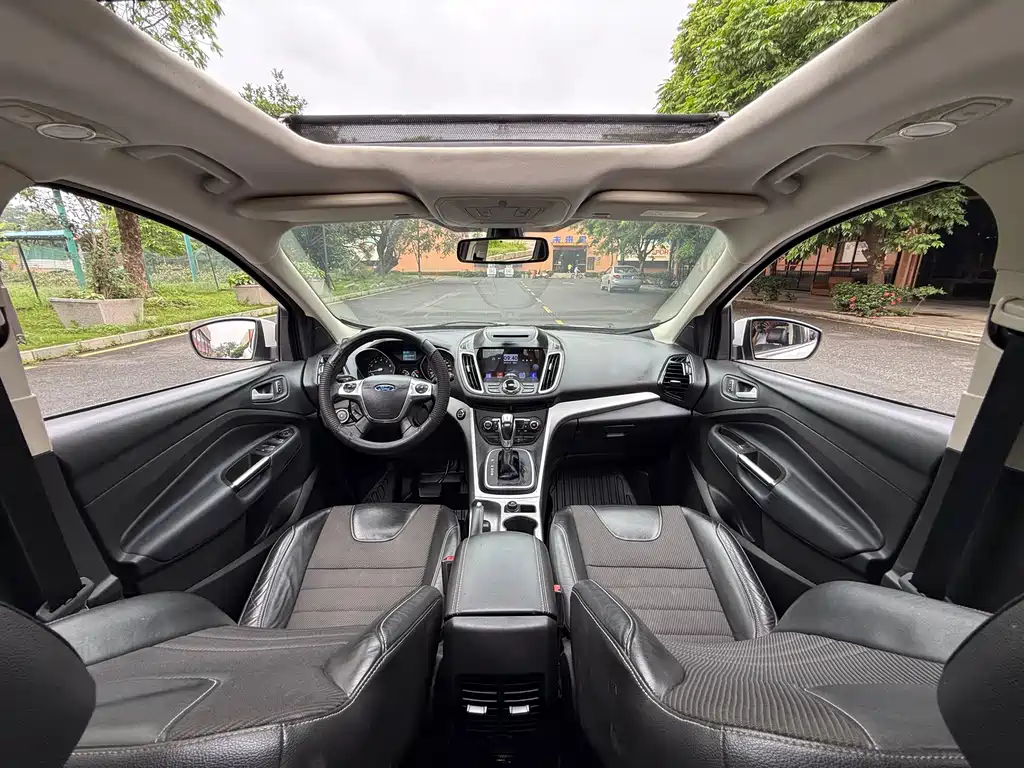 Ford Kuga 2016 — фото 13