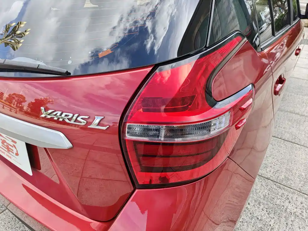 Toyota Yaris L 2019 — фото 10