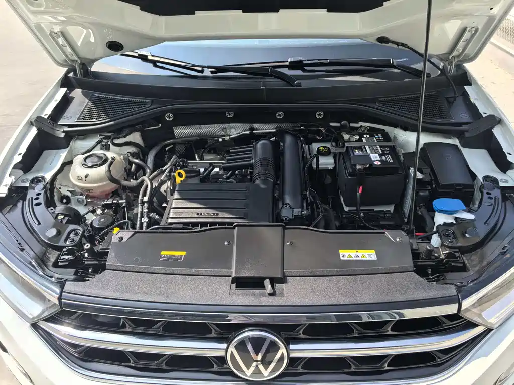 Volkswagen T-Roc 2023 — фото 10