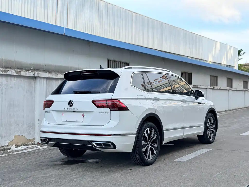Volkswagen Tiguan L 2022 — фото 13